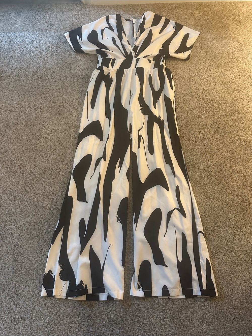 Black & White Printed Maxi Dress with V-Neck